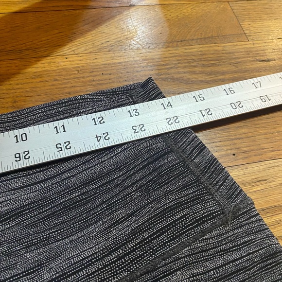 Lululemon athletic pants - size 10 - Picture 6 of 7